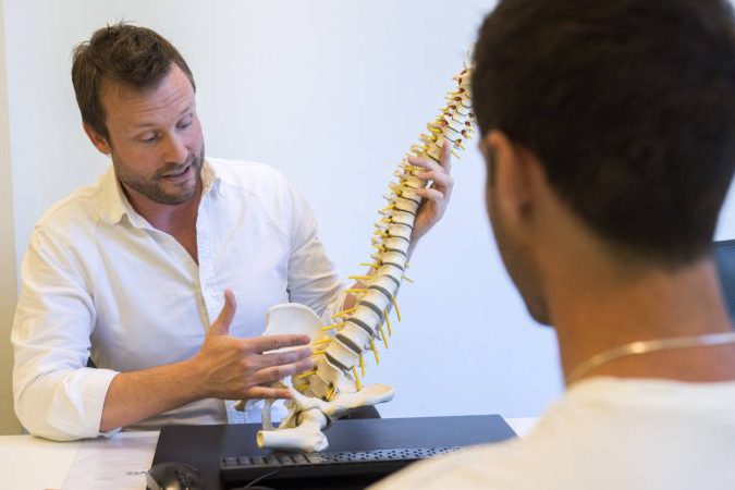 Rugklachten, Rugpijn, Rug en Bekkencentrum Breda, Krullaards Perfect Reset Breda, Rug Expertise Centrum Breda, REC Breda, Fysiotherapie Breda, Fysio Breda, Fysiotherapeut Breda, REC Amsterdam, fysiotherapie Amsterdam, Fysio Amsterdam, Fysiotherapeut Amsterdam, Rug Expertise Centrum Amsterdam, Nekpijn, Nekklachten, Rug Expertise Centrum Delft, REC Delft, Rug specialist, Fysiotherapie Delft, Fysio Delft, Fysiotherapeut Delft, Nekpijn Amsterdam, Rugpijn Amsterdam, Nekpijn Delft, Nekpijn Breda, Rugpijn Delft, Rugpijn Breda, Rugpijn Amsterdam, Rugklachten, Nekklachten, Rug Expert, Rug Expertise Centrum Edam, REC Edam, Rugspecialist Edam, Rugklachten Edam, Fysiotherapeut Edam, Fysiotherapie Edam, REC Goes, Rug Expertise Centrum Goes, Rugspecialist Goes, Nekpijn Goes, Fysio Goes, Rugspecialist Zeeland, Fysiotherapie Goes, Fysio Goes, REC Haarlem, Rugspecialist Haarlem, Fysio Haarlem, Fysiotherapeut Haarlem, Fysiotherapie Haarlem, REC Hoorn, Rugspecialist Hoorn, Rugklachten Hoorn, Fysio Hoorn, Fysiotherapie Hoorn, Fysiotherapeut Hoorn, REC Purmerend, Rugspecialist Purmerend, Rug Expertise Centrum Nederland, Fysio Purmerend, Fysiotherapeut Purmerend, Fysio Rotterdam, Fysiotherapie Rotterdam, Fysiotherapeut Rotterdam, Rug Expertise Centrum Rotterdam, REC Rotterdam, Rugspecialist Rotterdam, Fysio Sint Oedenrode, Fysiotherapie Sint Oedenrode, REC Sint Oedenrode, Rug Expertise Centrum Sint Oedenrode, Rugspecialist Sint Oedenrode, REC Vlaardingen, Rug Expertise Centrum Vlaardingen, Fysio Vlaardingen Fysiotherapie Vlaardingen, Fysiotherapeut Sint Oedenrode, Fysiotherapeut Vlaardingen, REC Zierikzee, Rug Expertise Centrum Zierikzee, Fysio Zierikzee, Fysiotherapeut Zierikzee, Fysiotherapie Rug, Manuele therapie, Fysiotherapie voor de rug, Rein-Jan Elenbaas, Fysiotherapeut, Fysiotherapie behandeling, Online onderzoek, Online rugtest, Behandeling, Fydee Vitae, KPR, Krullaards Perfect Reset, Specifieke Rugklachten, Wervelkolom