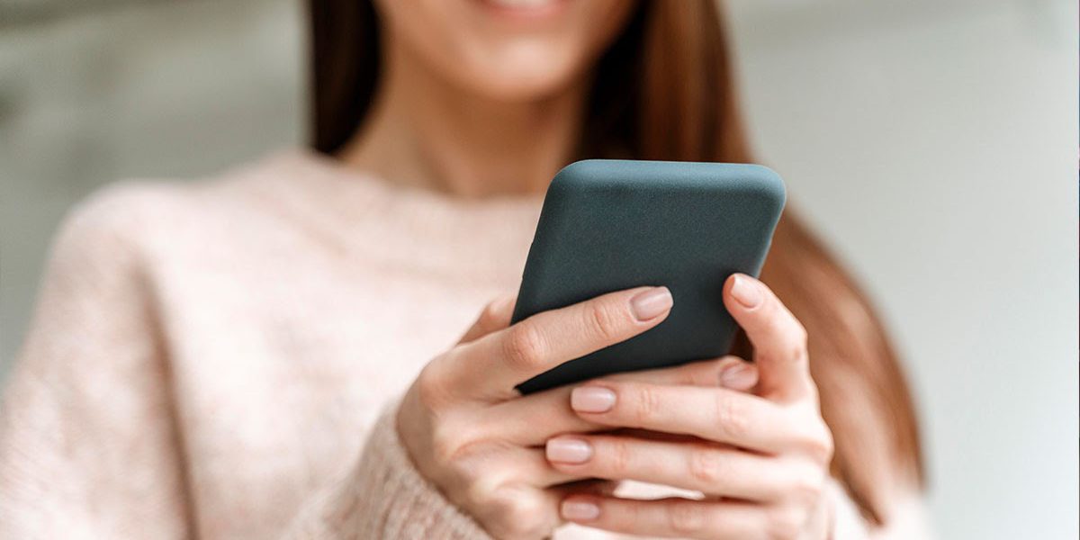 telefoon-houding rugklachten bij jongeren