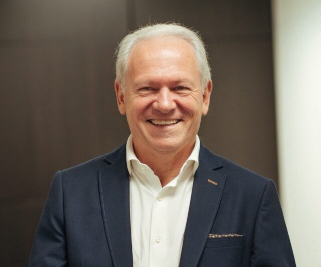 Robert Groot – Arts-Rugexpert